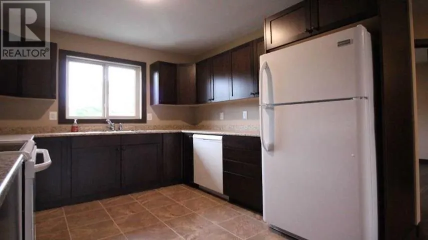 1325 JAMES ST S