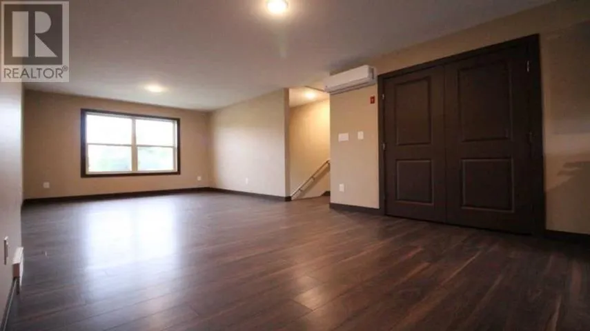 1333 JAMES ST S