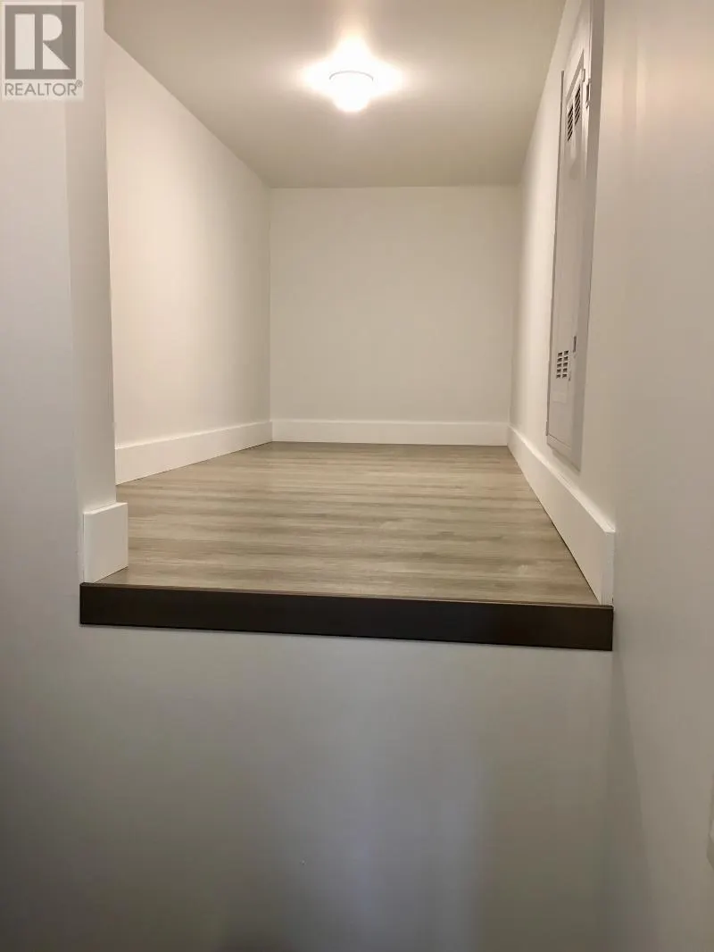 1333 JAMES ST S
