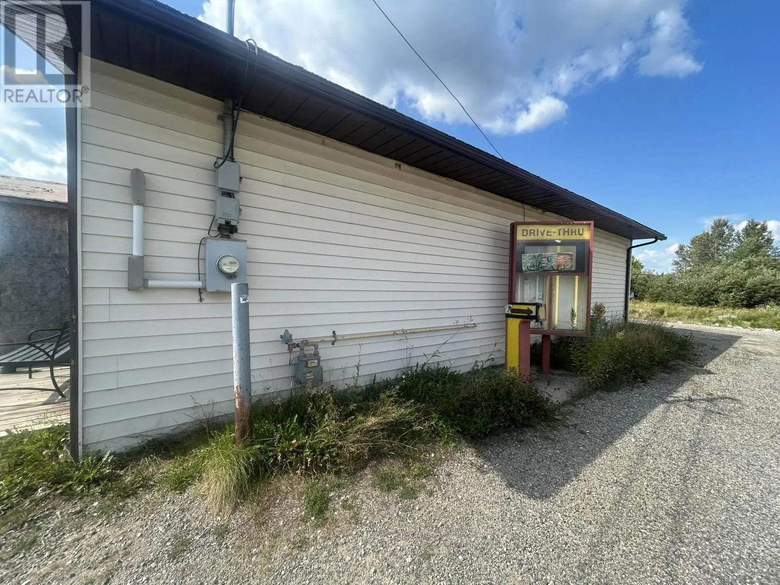 724 MACKENZIE EAST AVE