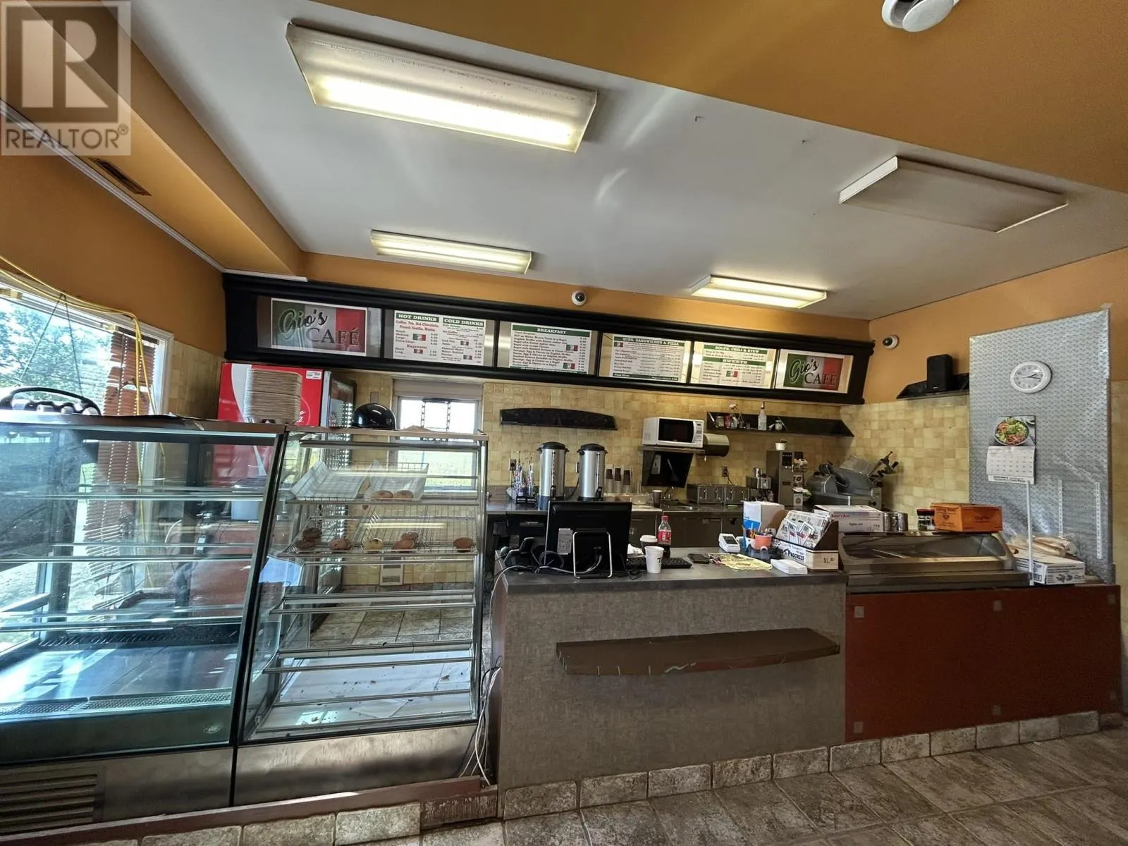 724 MACKENZIE EAST AVE