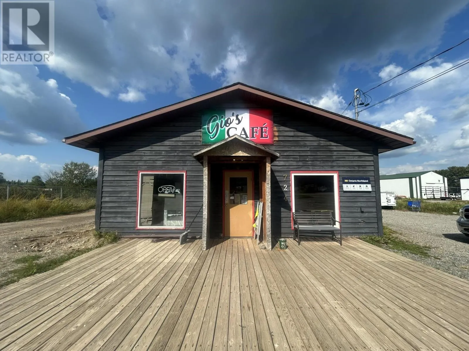 724 MACKENZIE EAST AVE