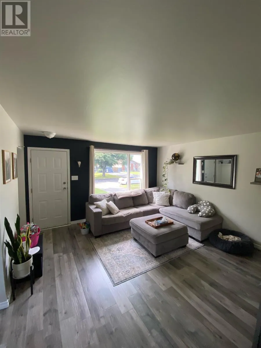 528 Simon Fraser DR