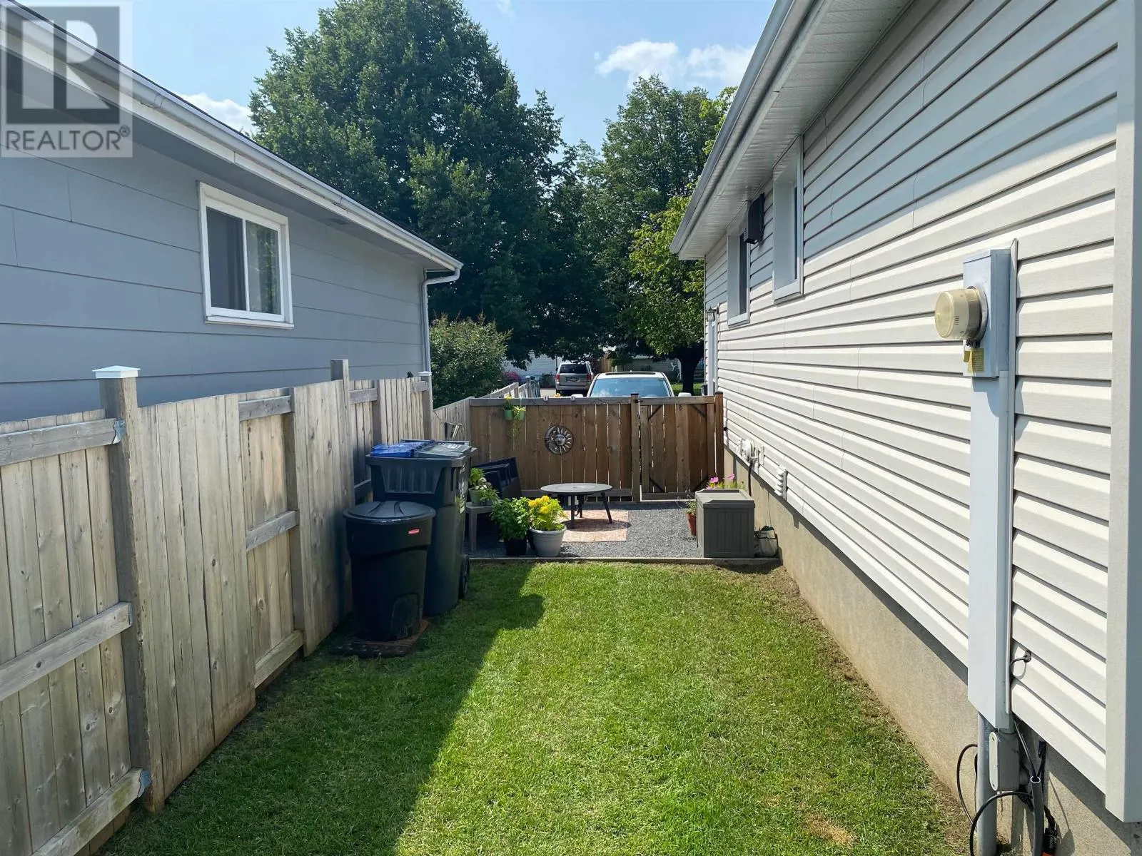 528 Simon Fraser DR