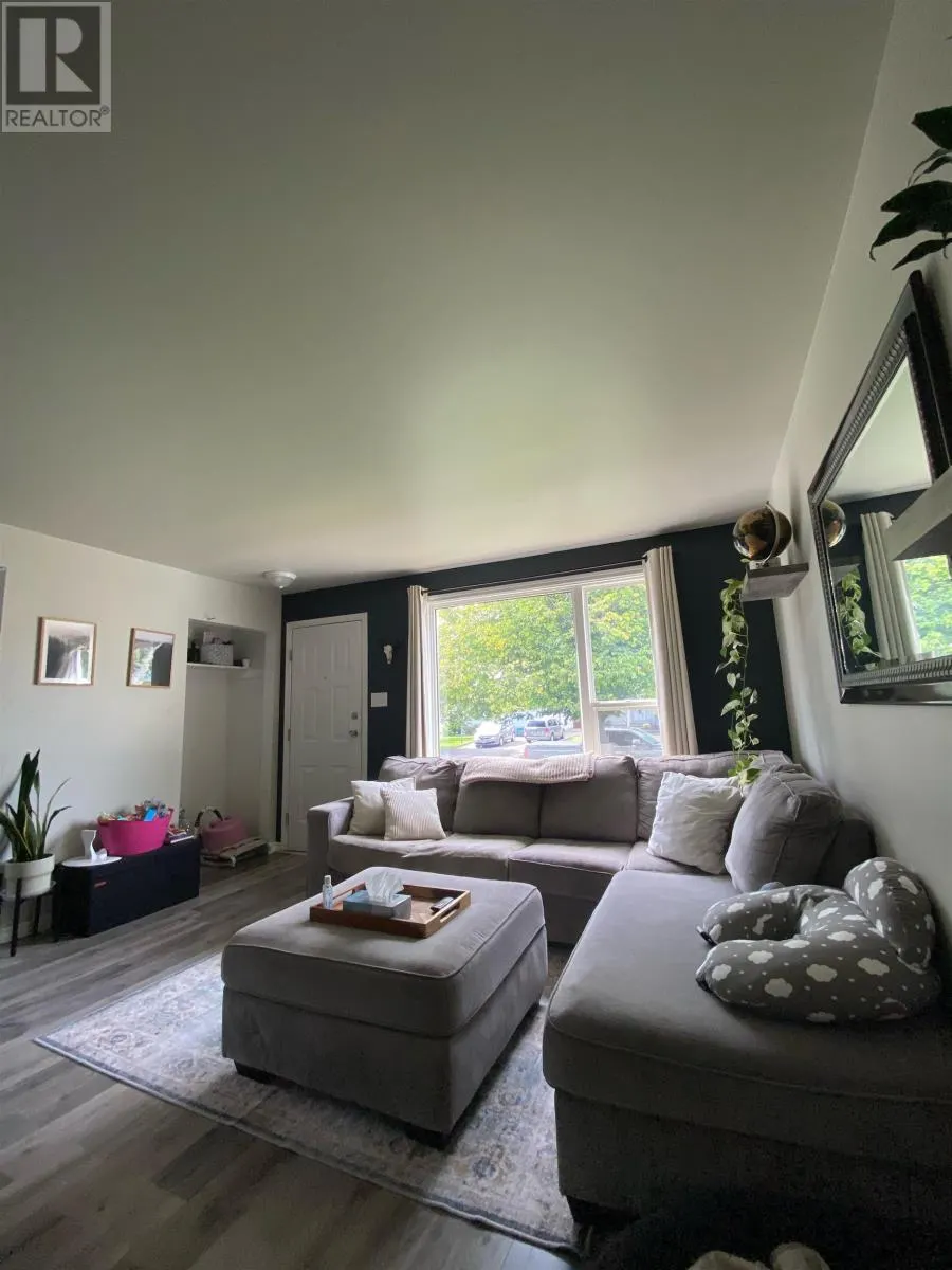 528 Simon Fraser DR
