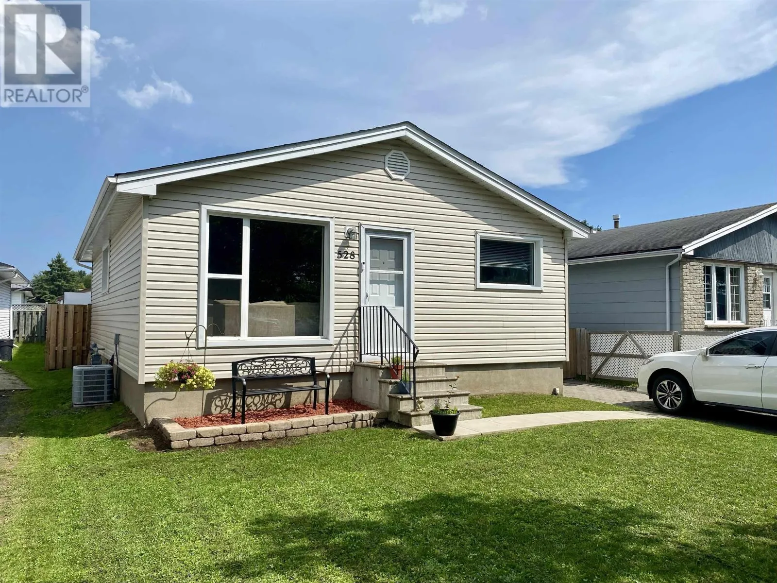 528 Simon Fraser DR