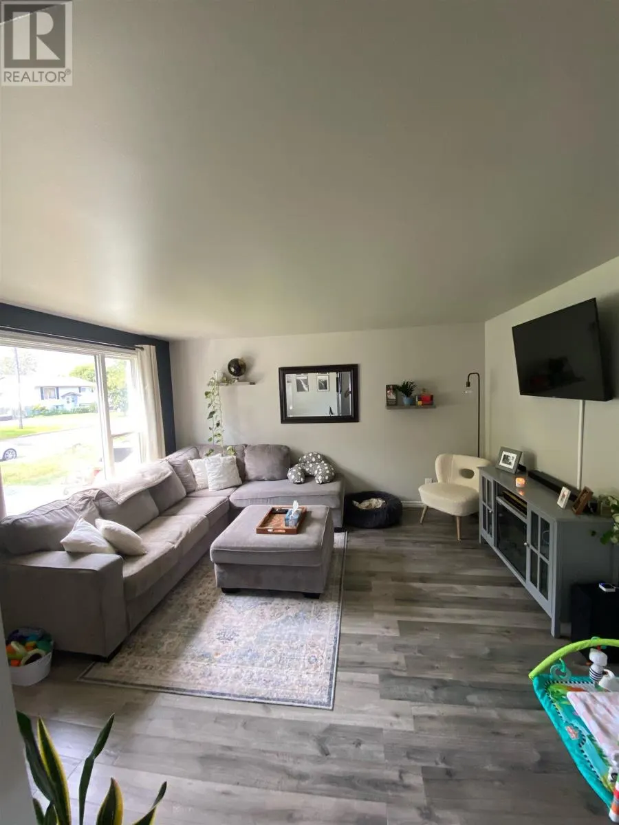 528 Simon Fraser DR