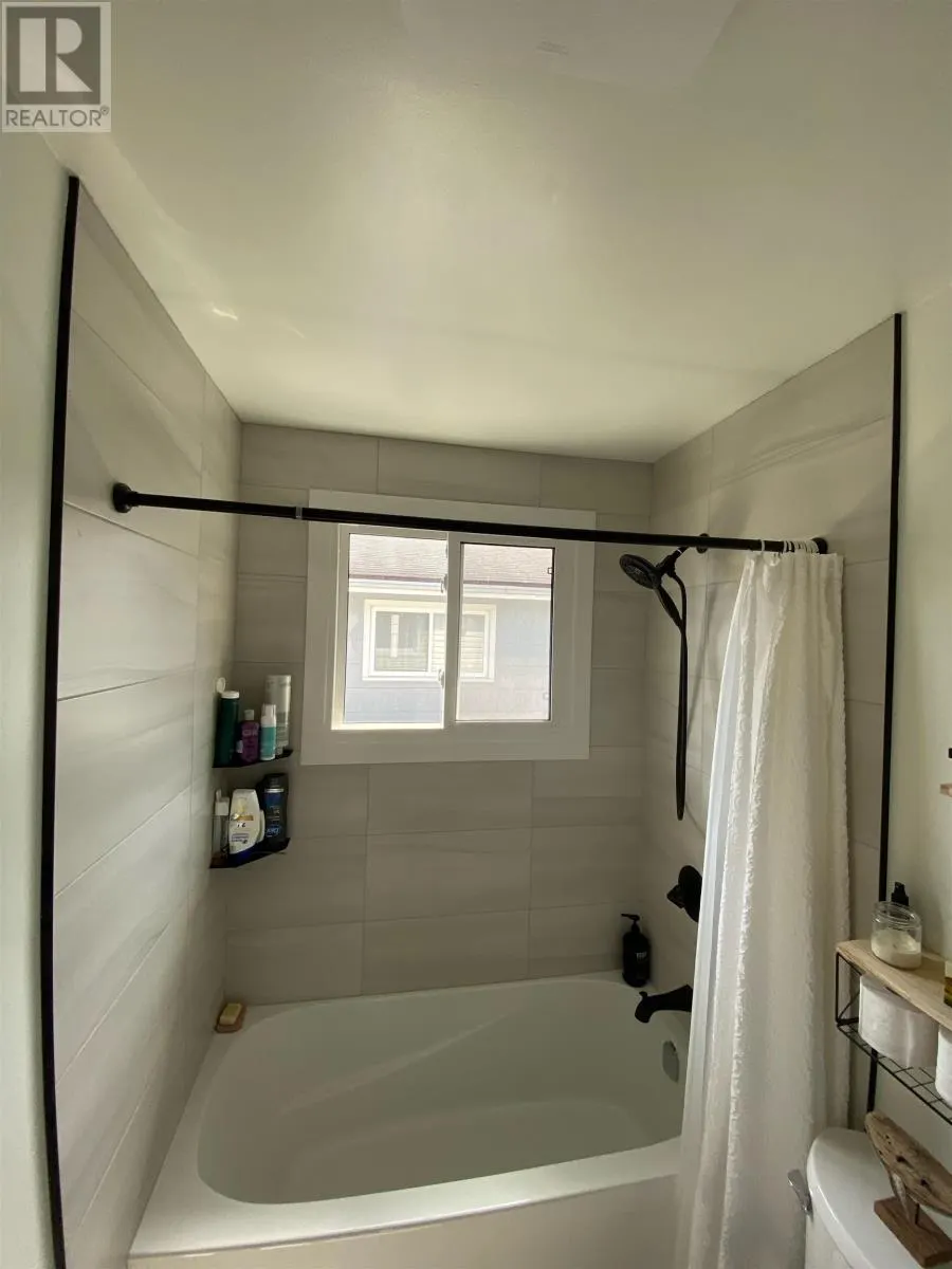 528 Simon Fraser DR