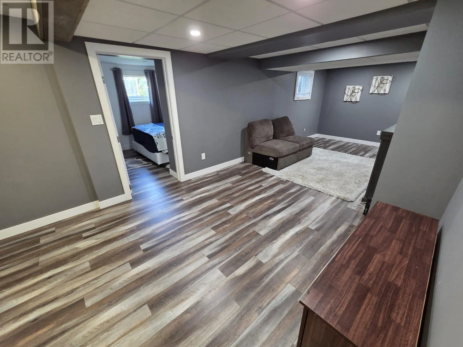 64 MINOT AVE