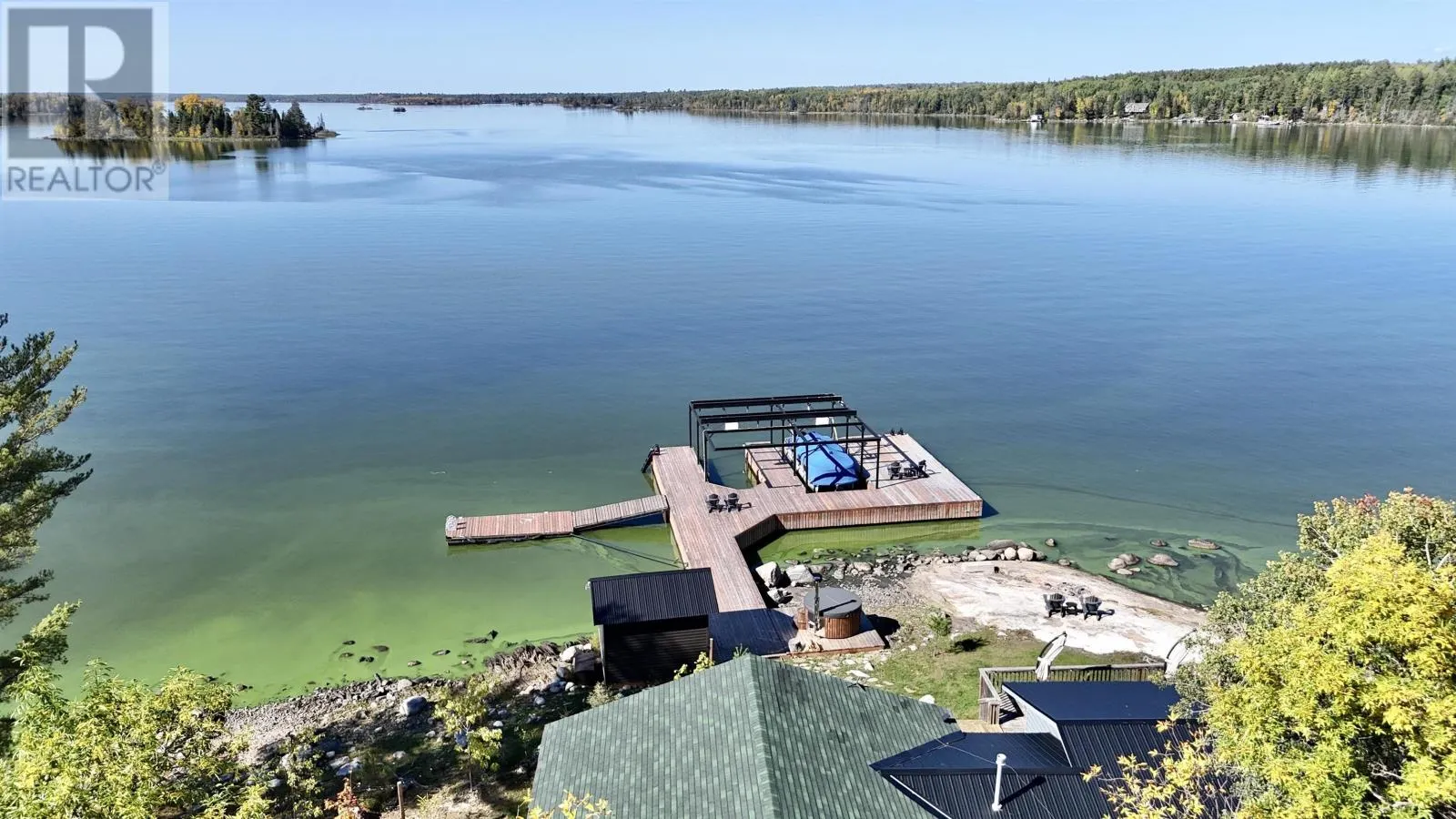 17 PIPESTONE POINT LAKE OF THE WOODS