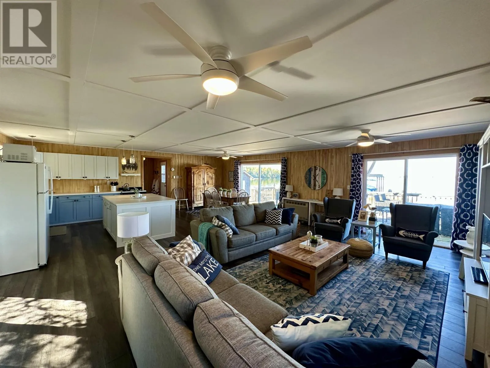 17 PIPESTONE POINT LAKE OF THE WOODS