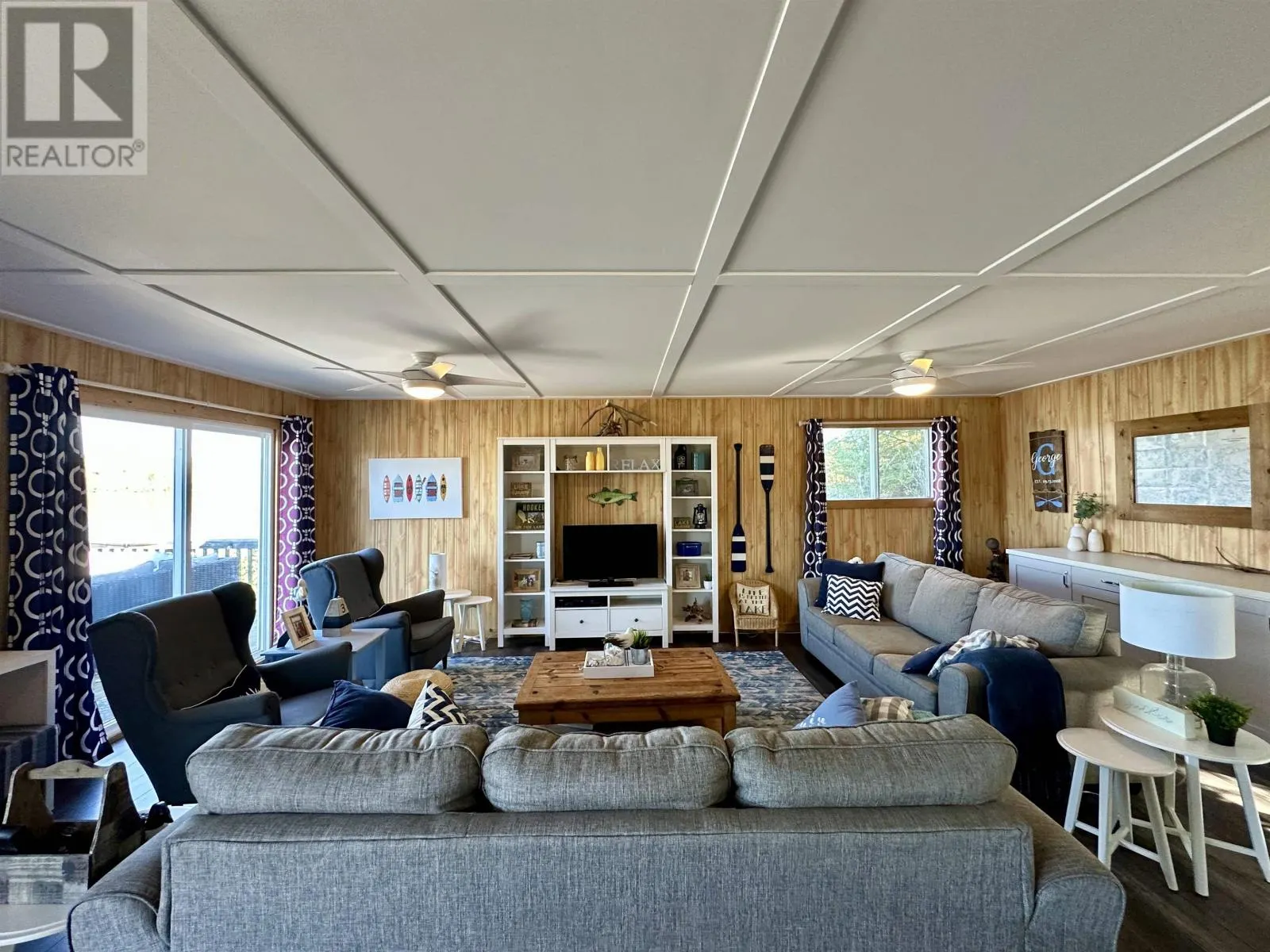 17 PIPESTONE POINT LAKE OF THE WOODS