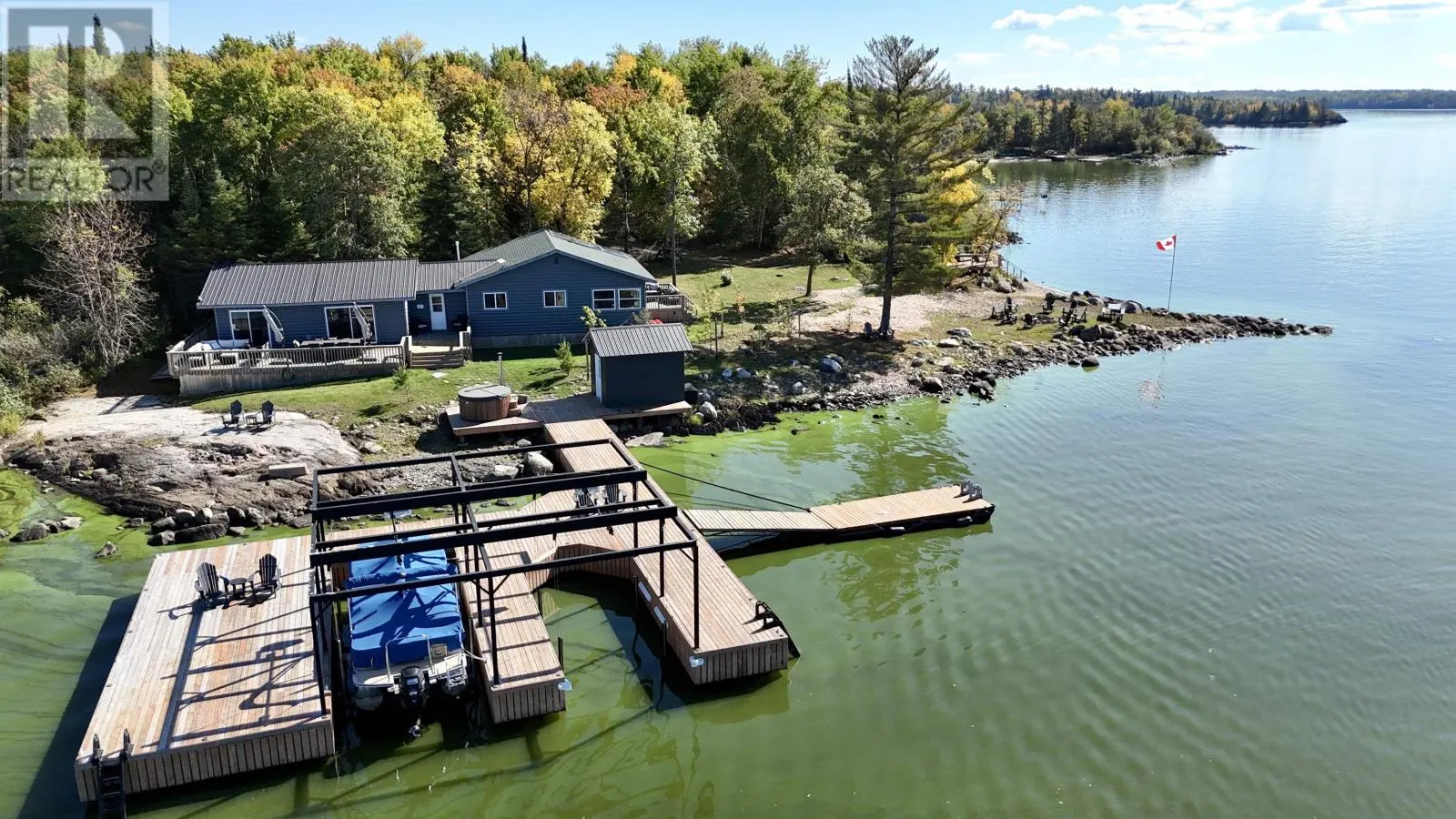 17 PIPESTONE POINT LAKE OF THE WOODS