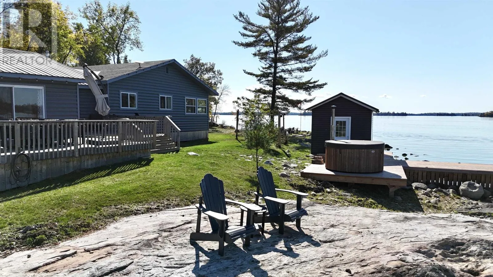 17 PIPESTONE POINT LAKE OF THE WOODS