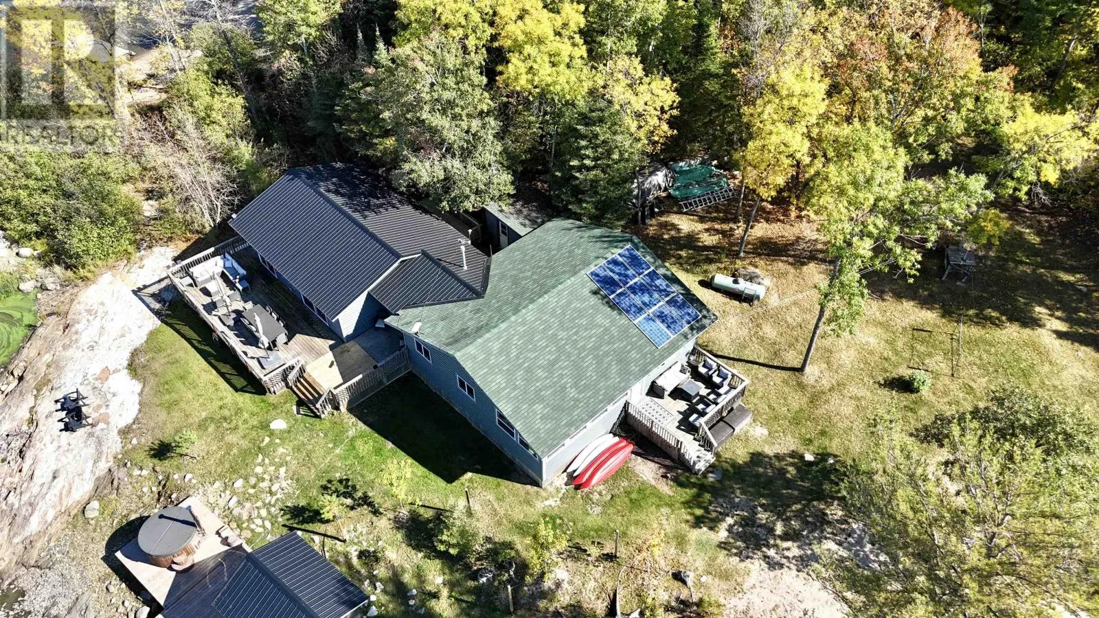 17 PIPESTONE POINT LAKE OF THE WOODS