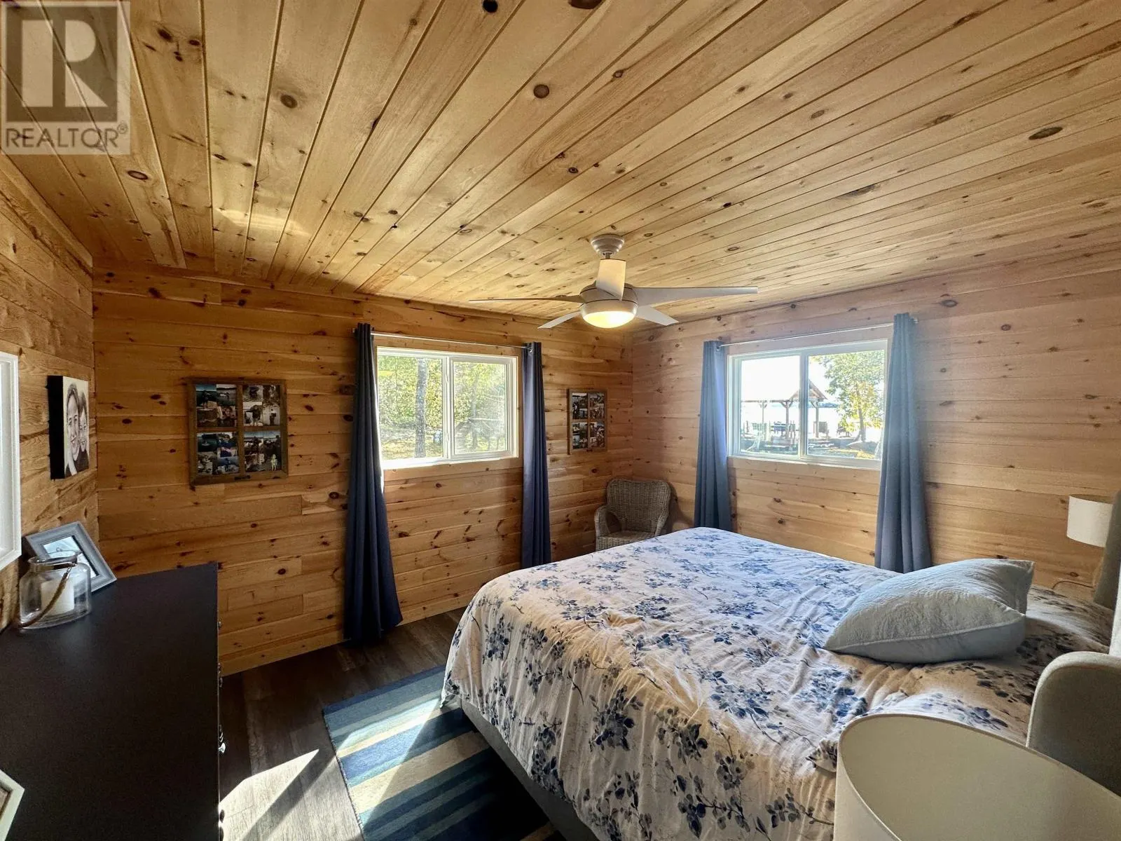 17 PIPESTONE POINT LAKE OF THE WOODS