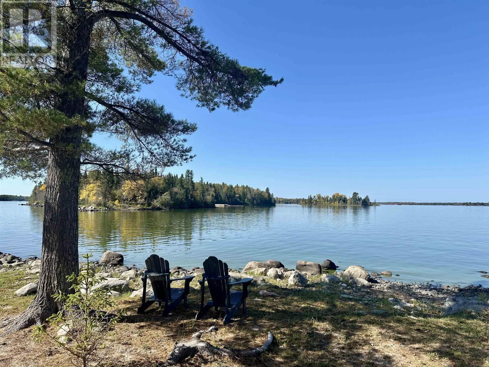 17 PIPESTONE POINT LAKE OF THE WOODS