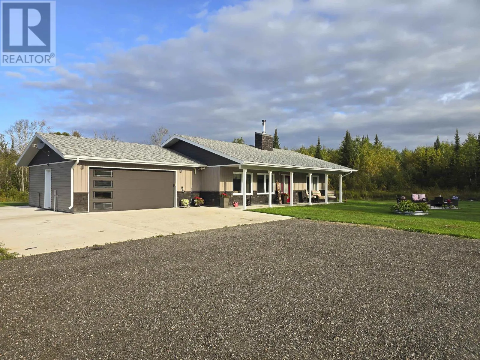 5663 Highway 61 HWY