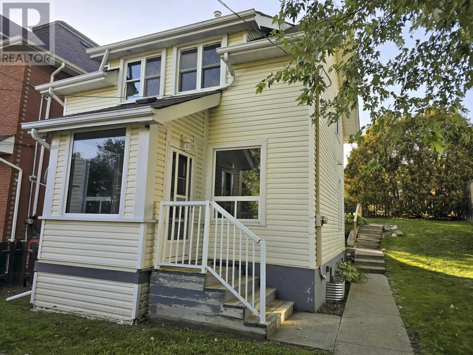 16 CROWN ST