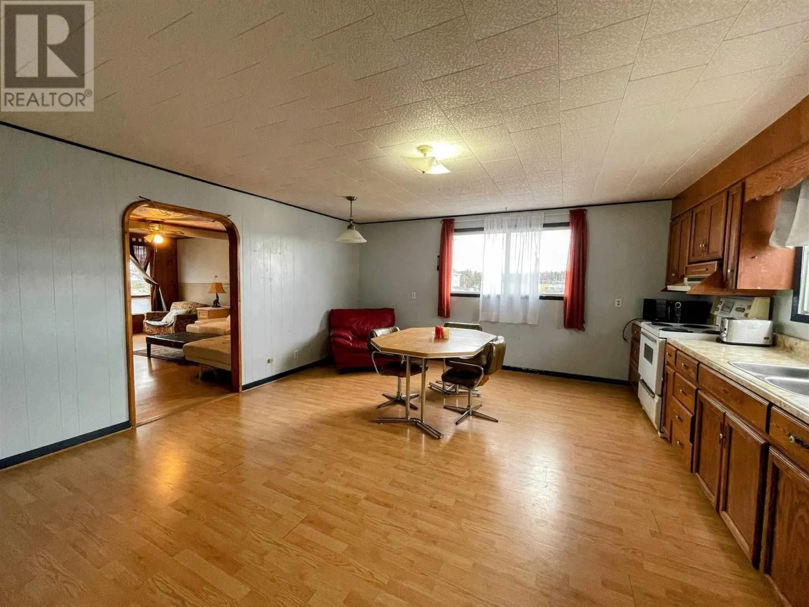 43 Stevens AVE