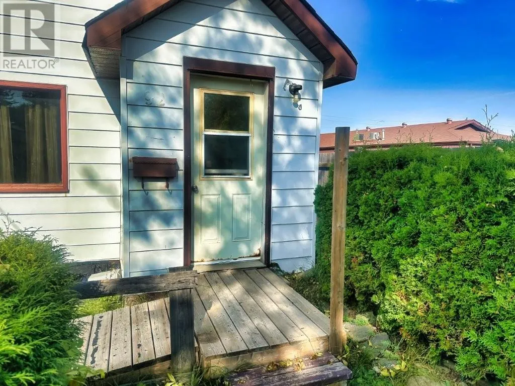 92 Windemere Ave S