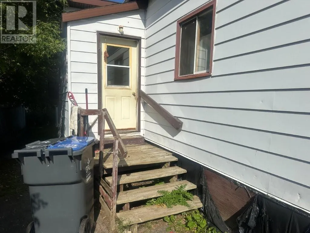 92 Windemere Ave S