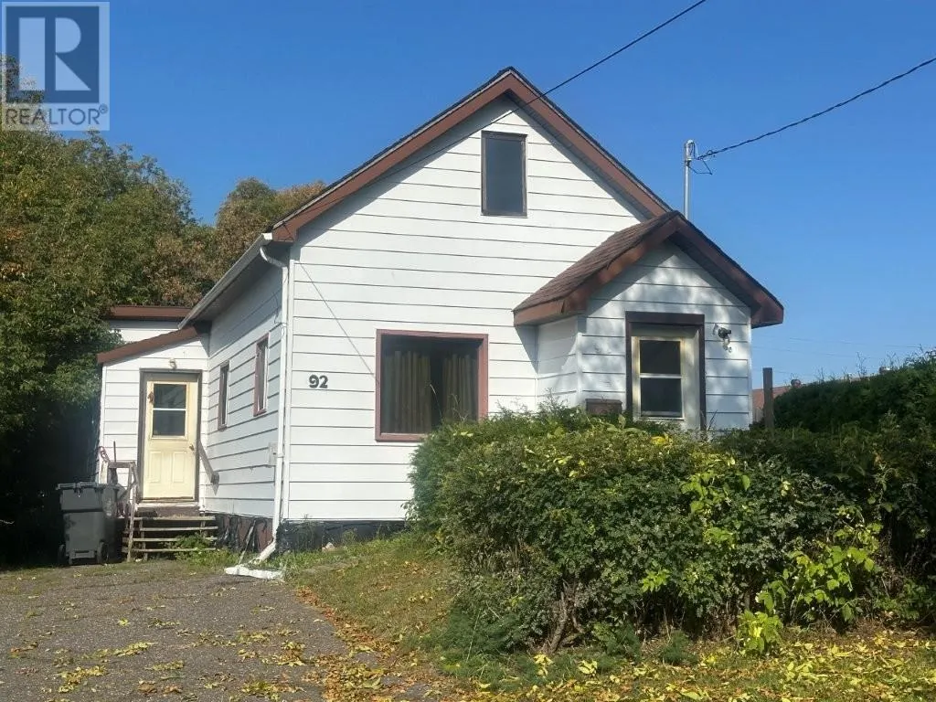 92 Windemere Ave S