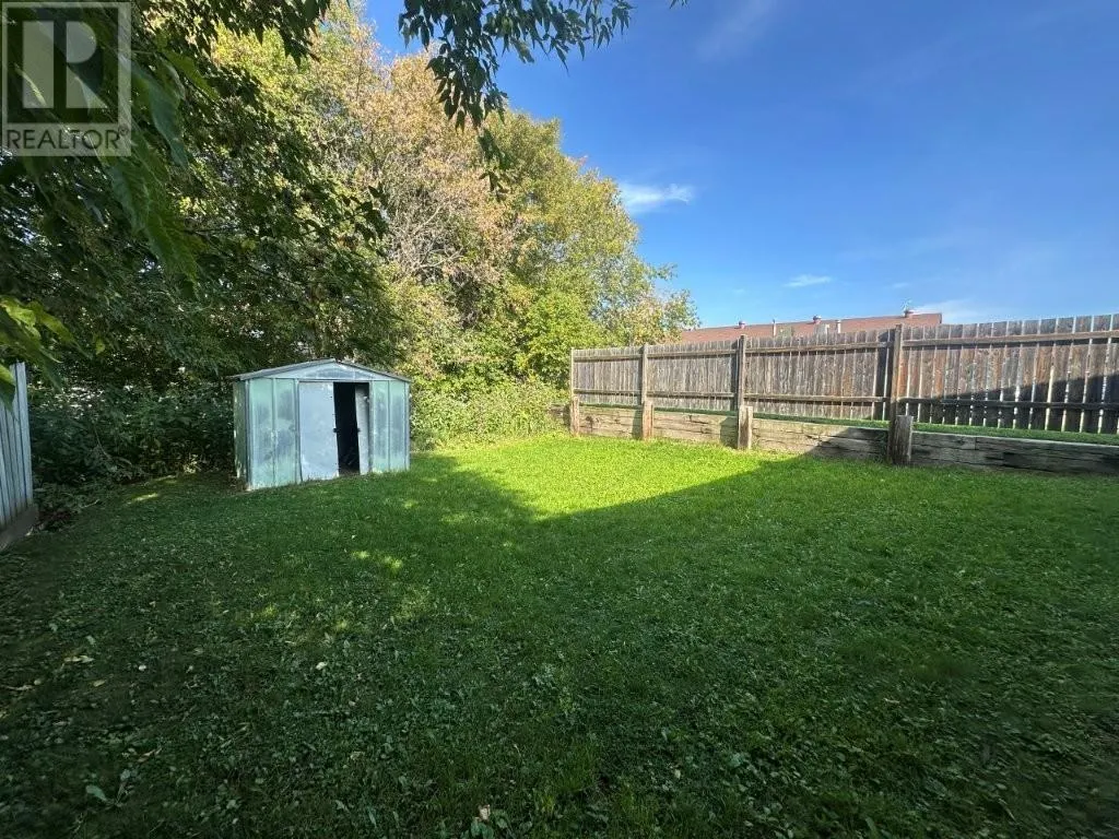 92 Windemere Ave S