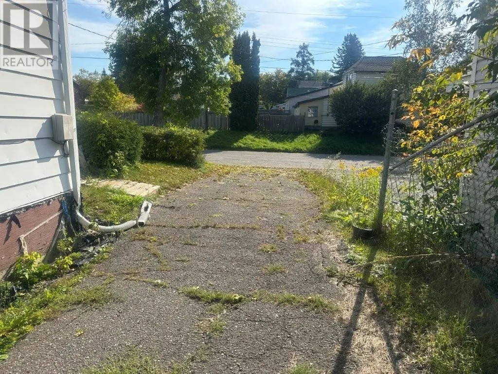 92 Windemere Ave S