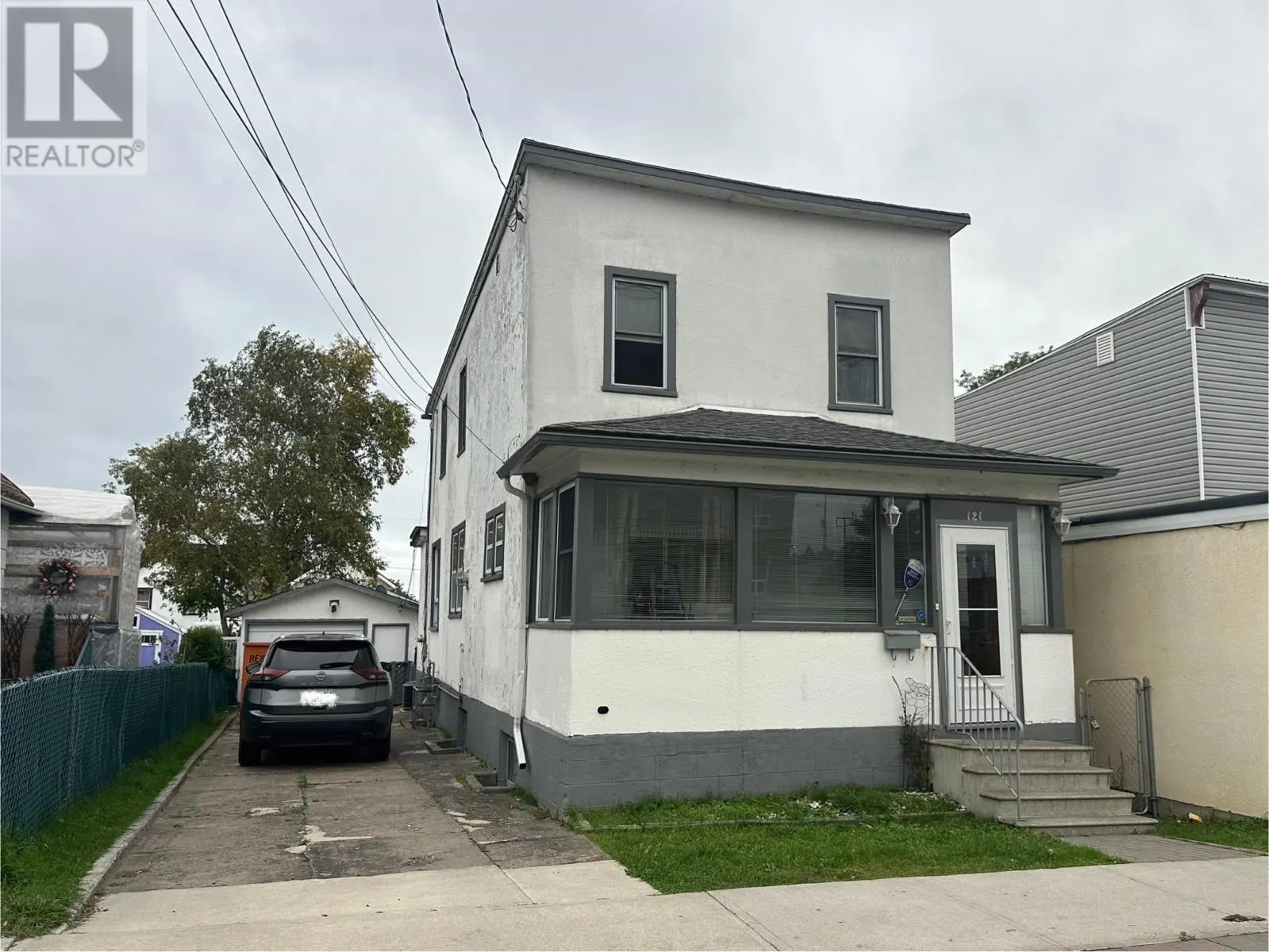 121 Court St S