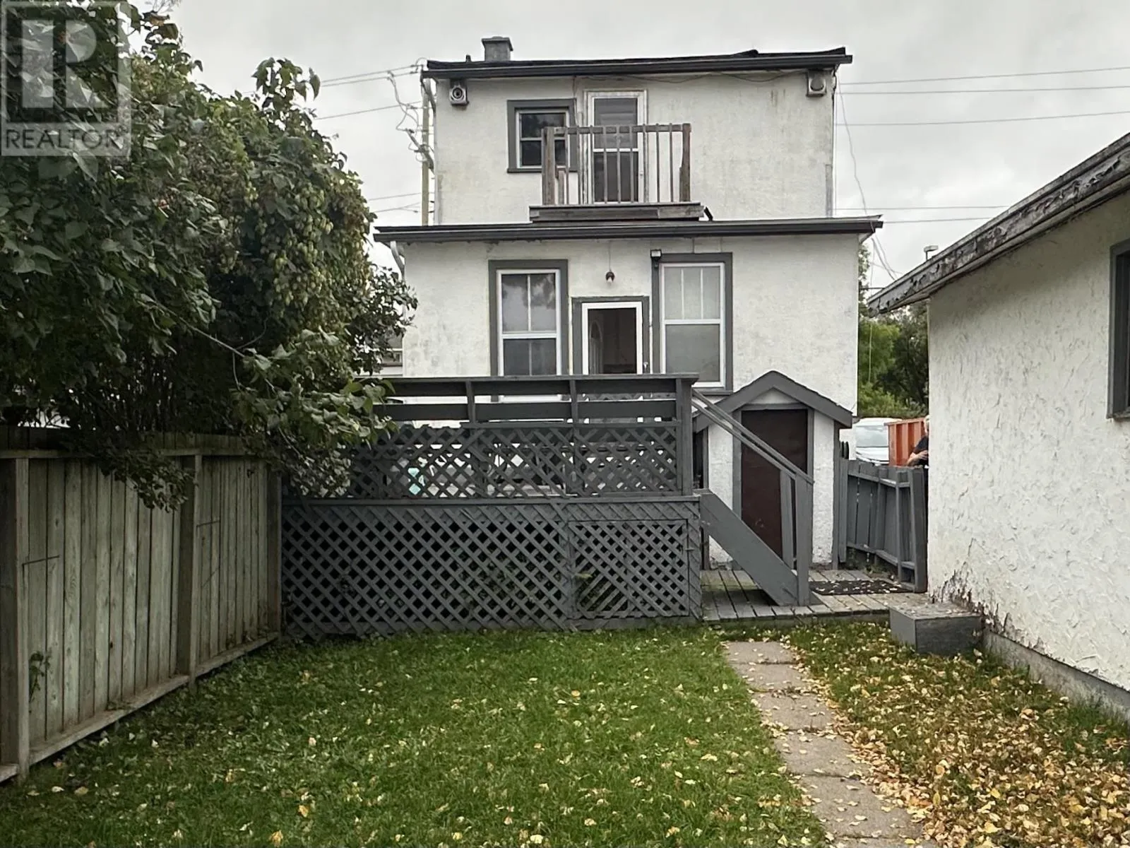 121 Court St S