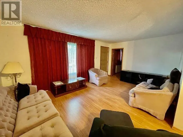 157 Pitt AVE