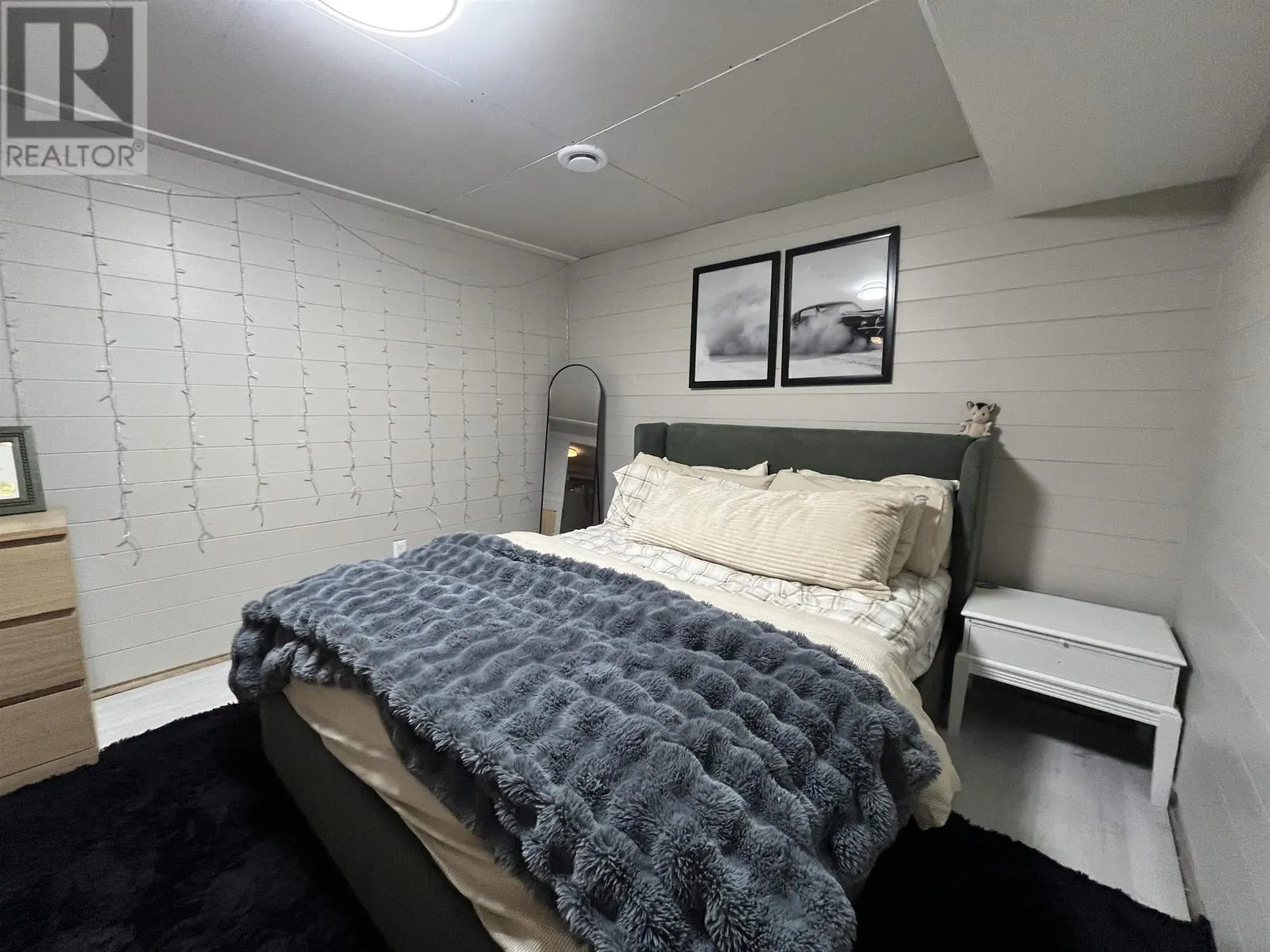 132 Minto Crescent