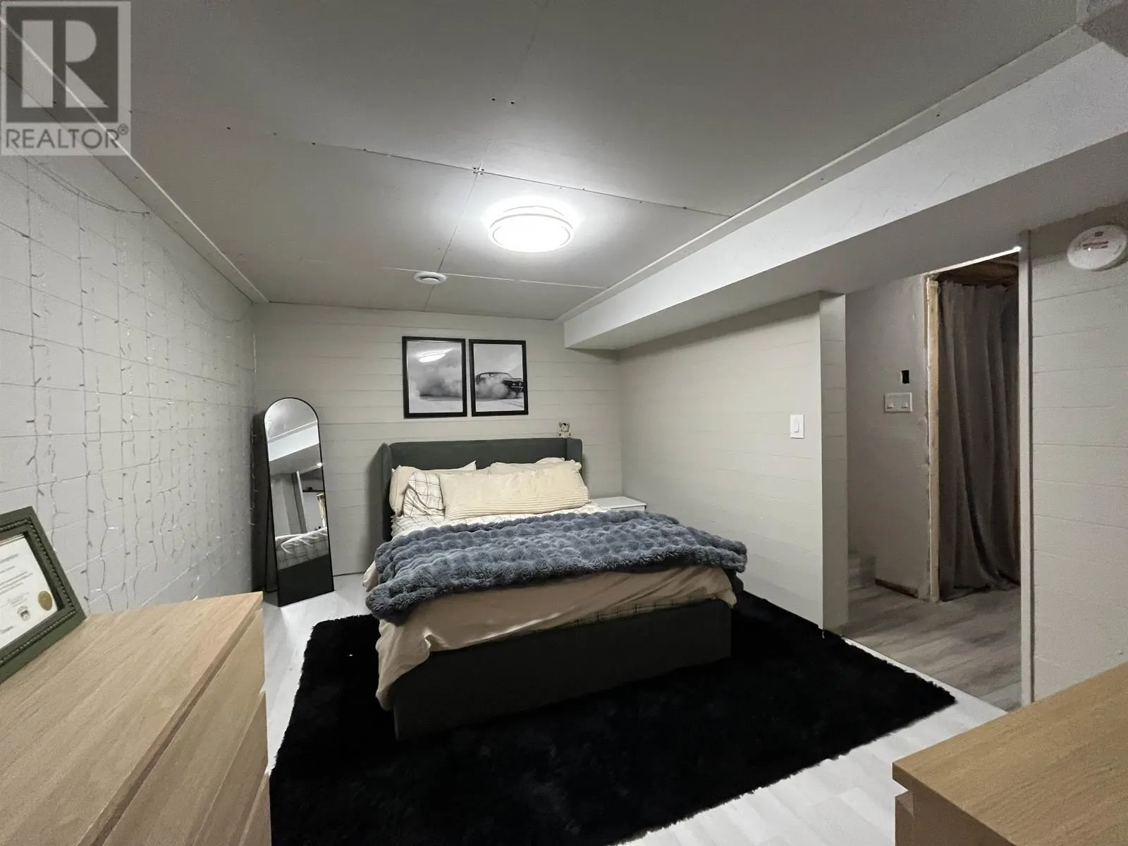 132 Minto Crescent