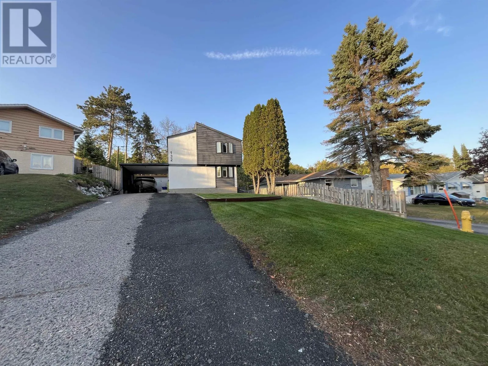 132 Minto Crescent