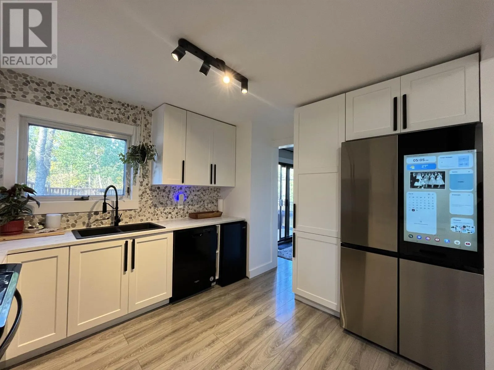 132 Minto Crescent