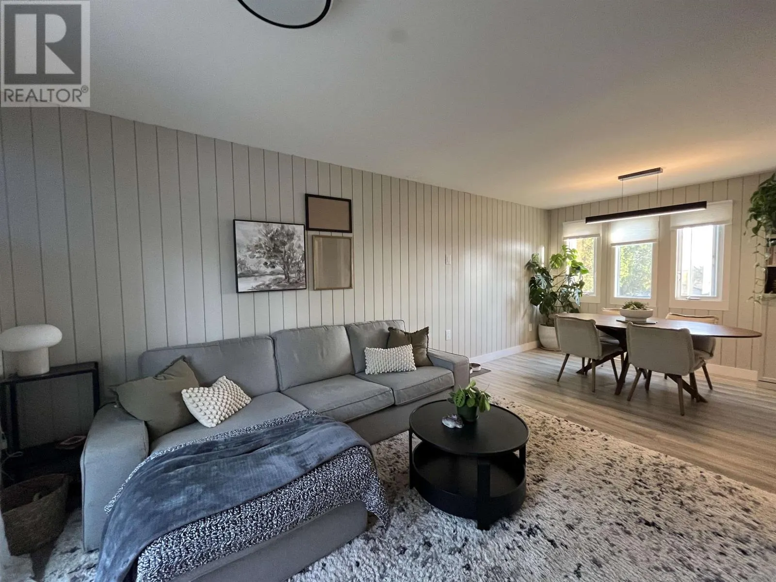 132 Minto Crescent