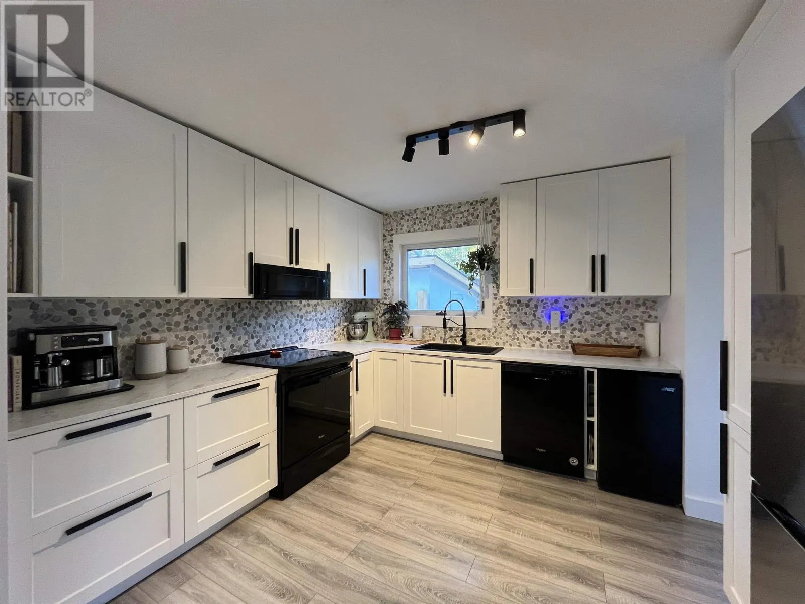 132 Minto Crescent