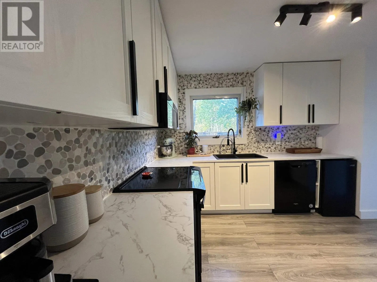 132 Minto Crescent
