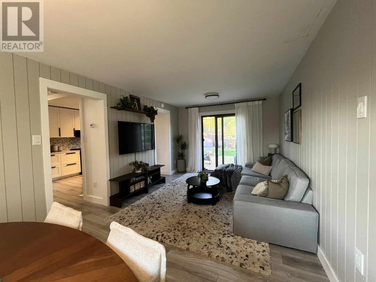 132 Minto Crescent