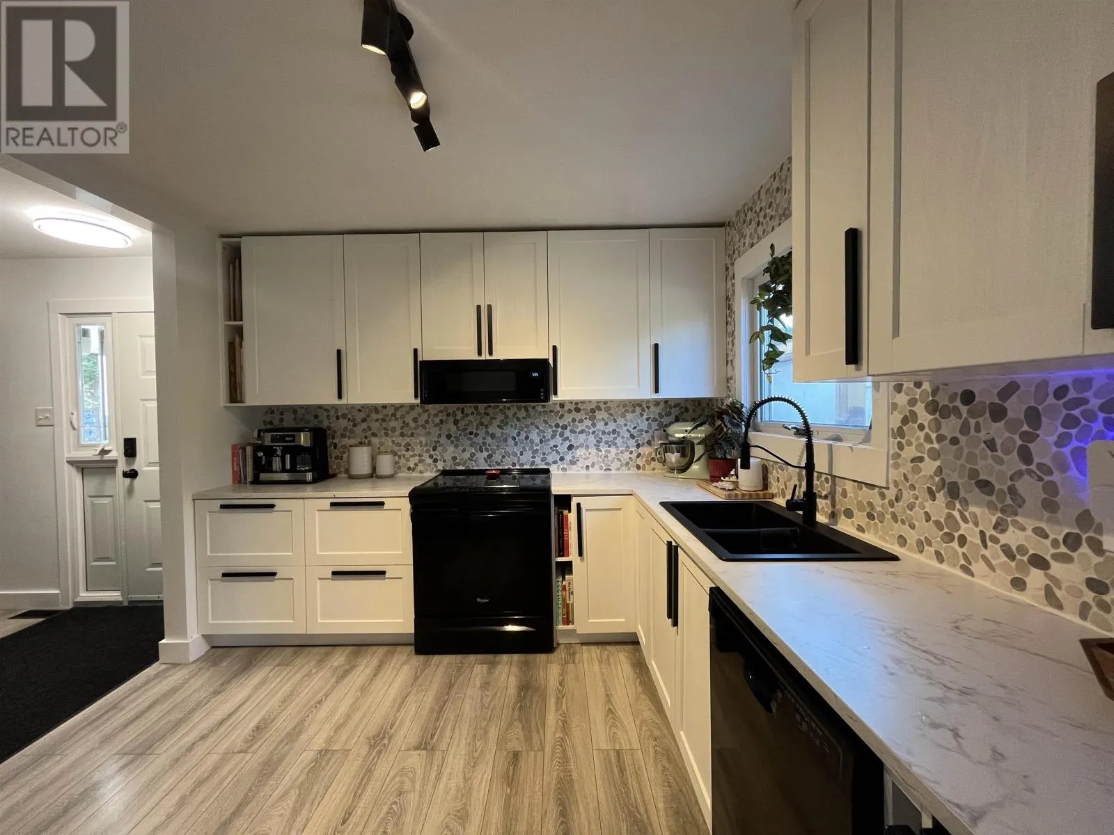 132 Minto Crescent