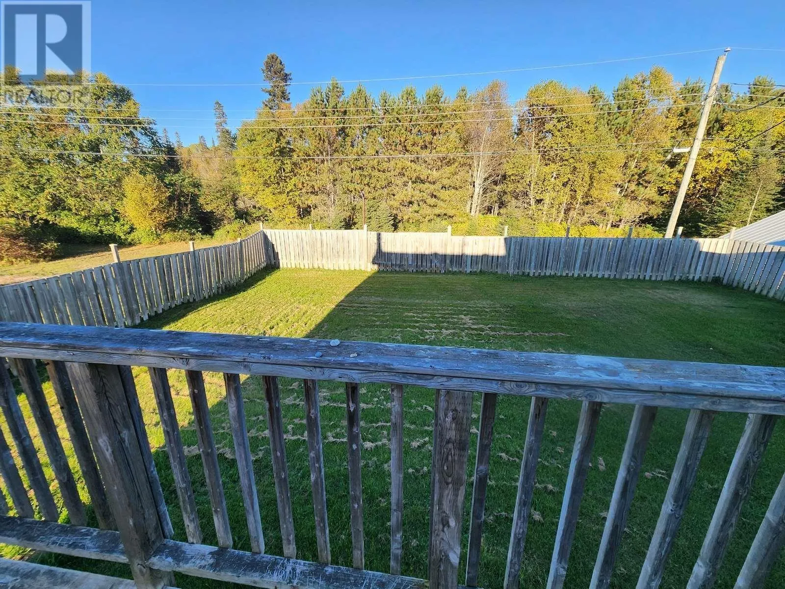 38 EASTGROVE CRES