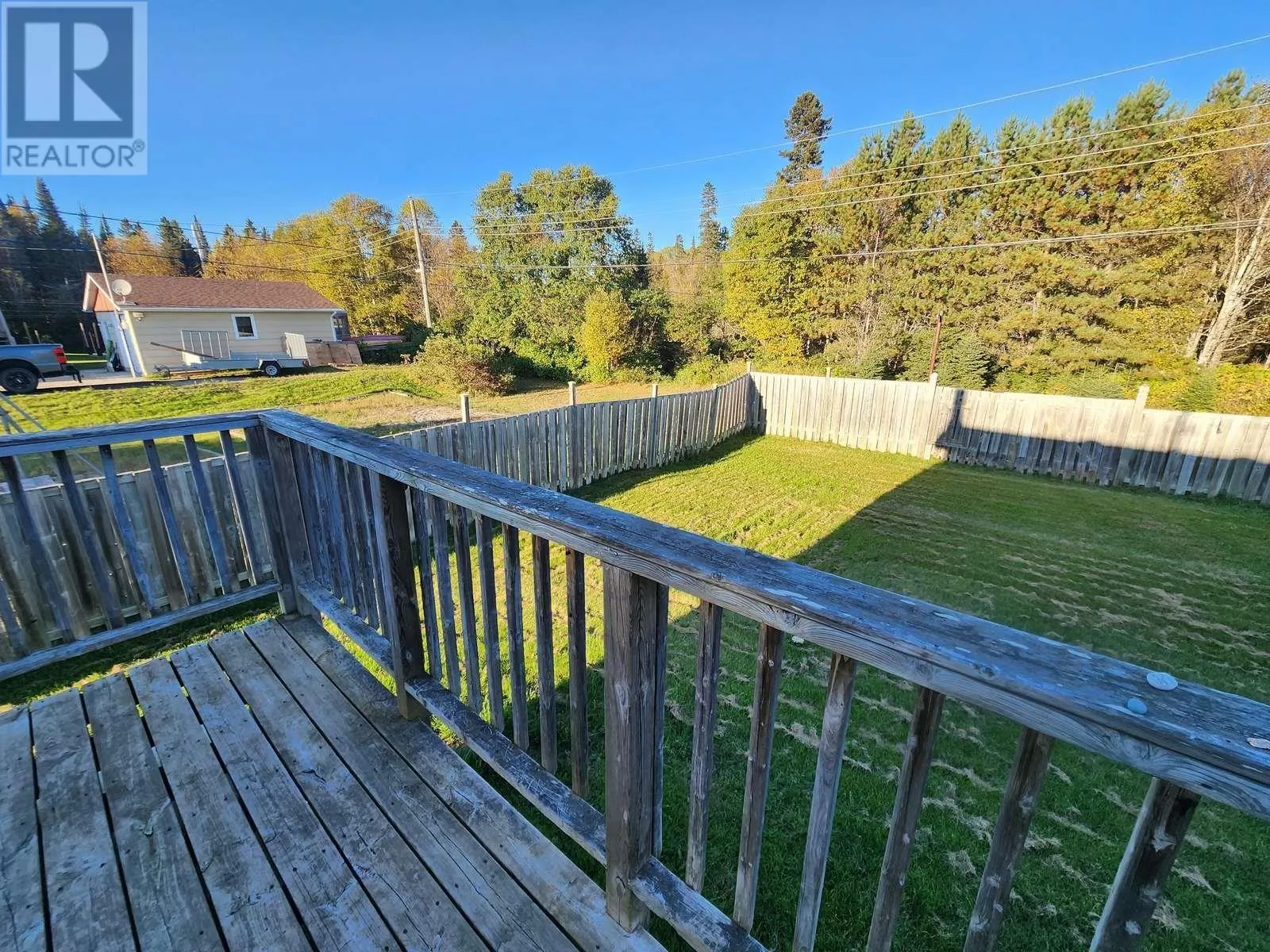 38 EASTGROVE CRES