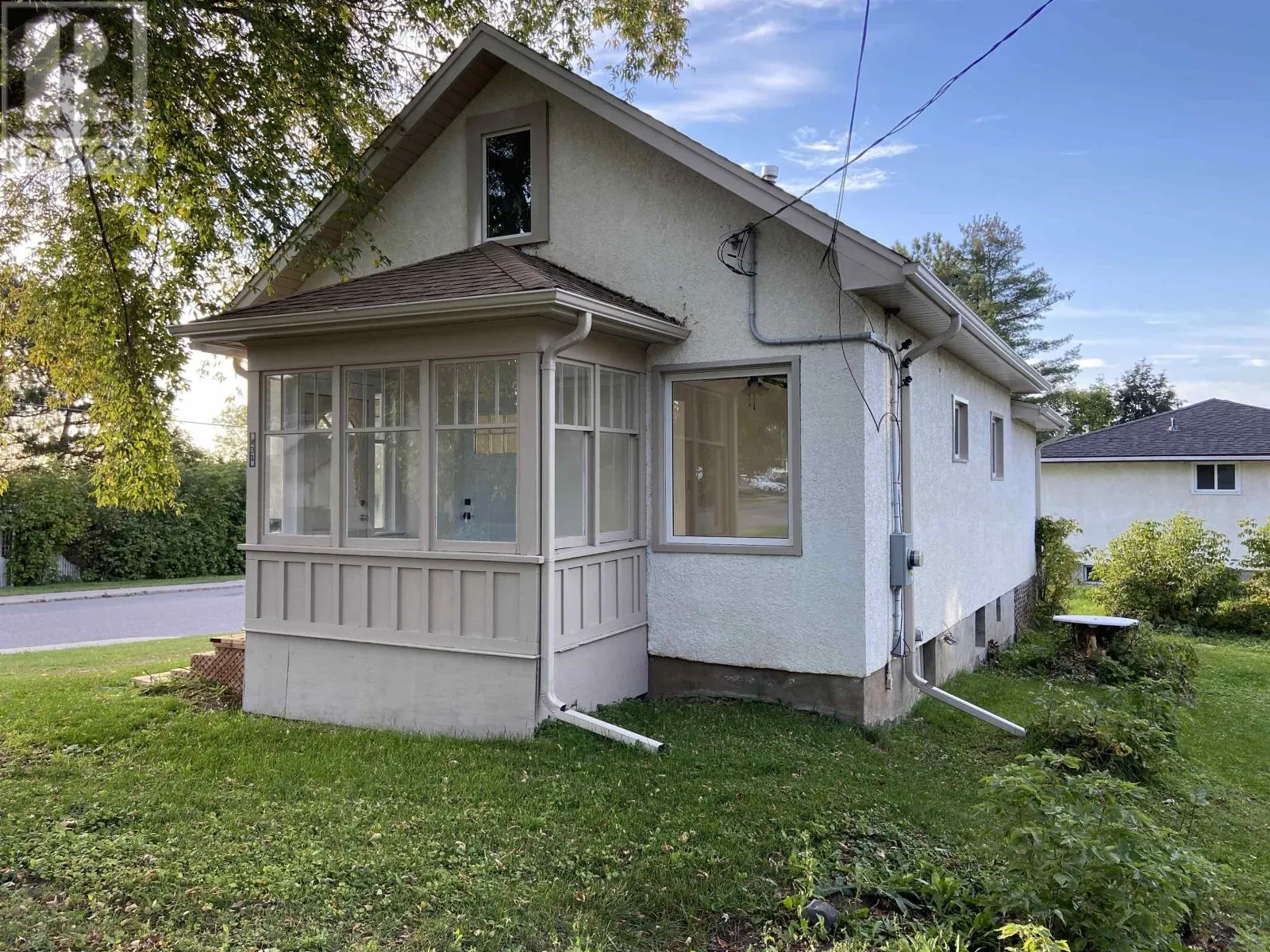 431 Queen ST