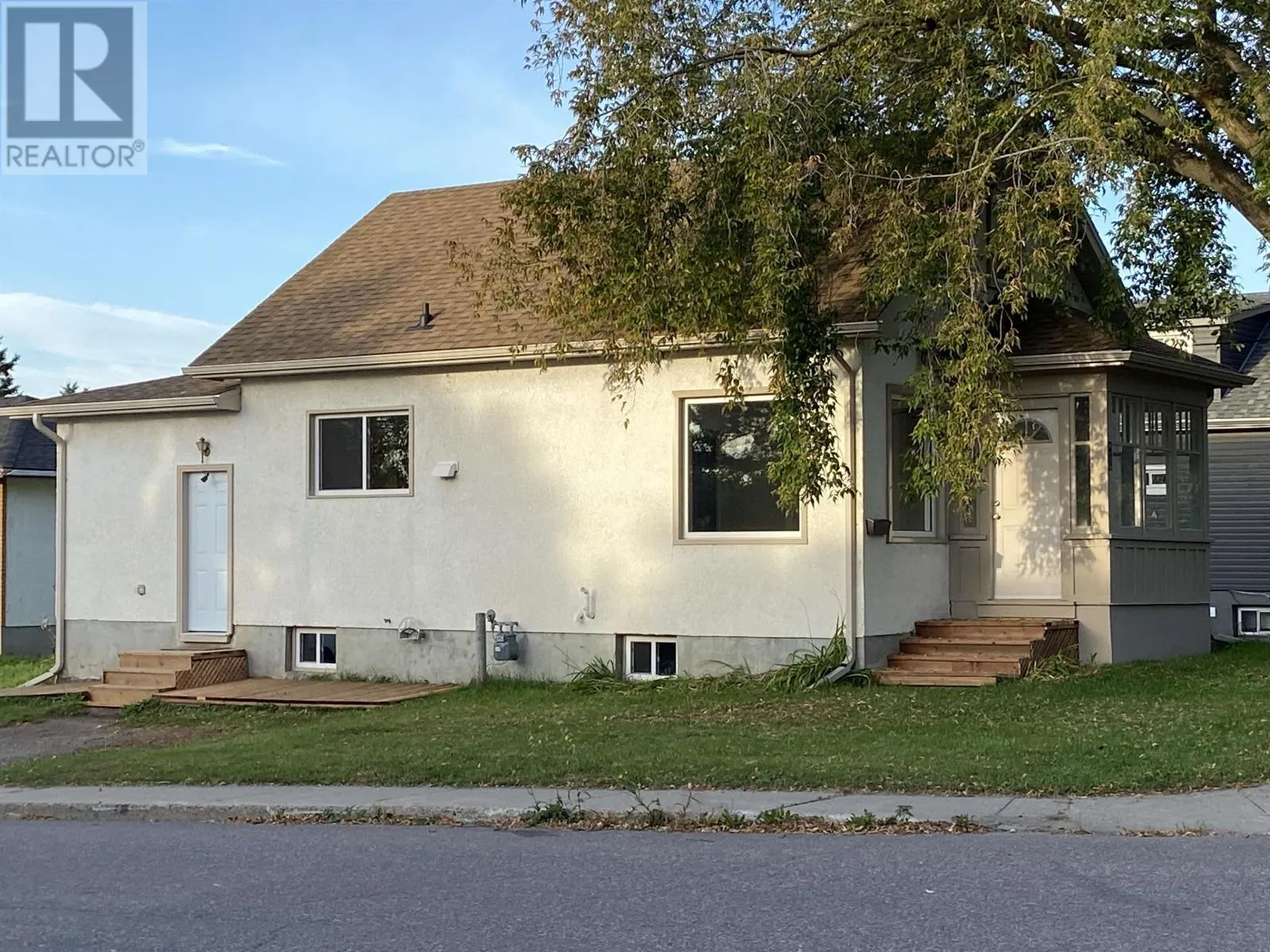 431 Queen ST