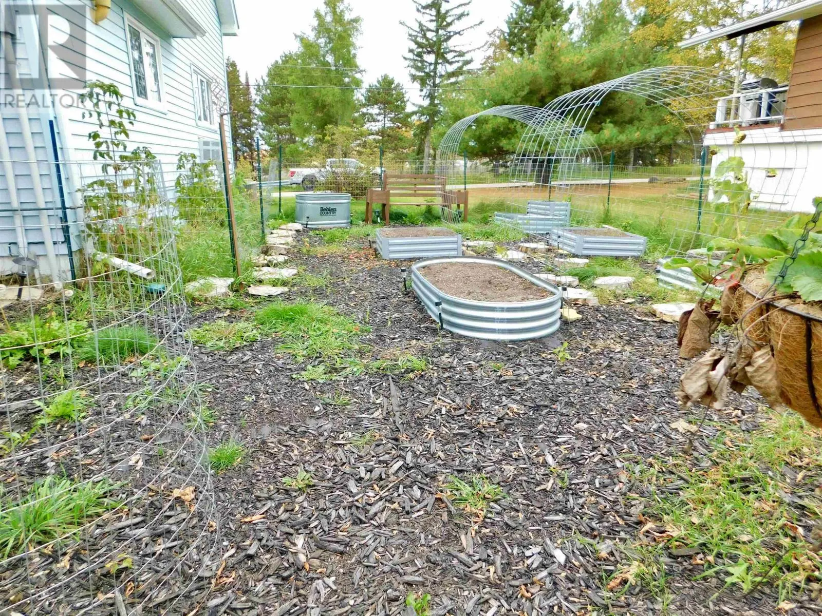 82 Aubrey RD