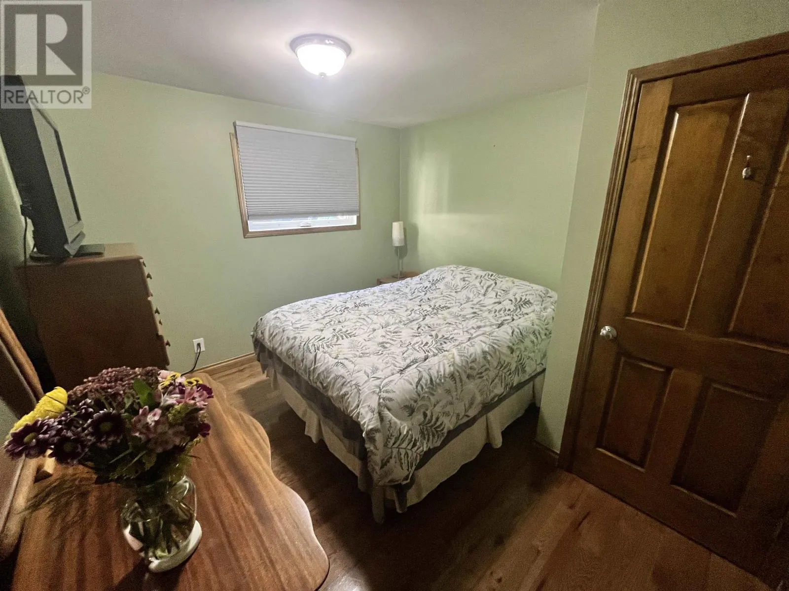 16 Lakeview Avenue