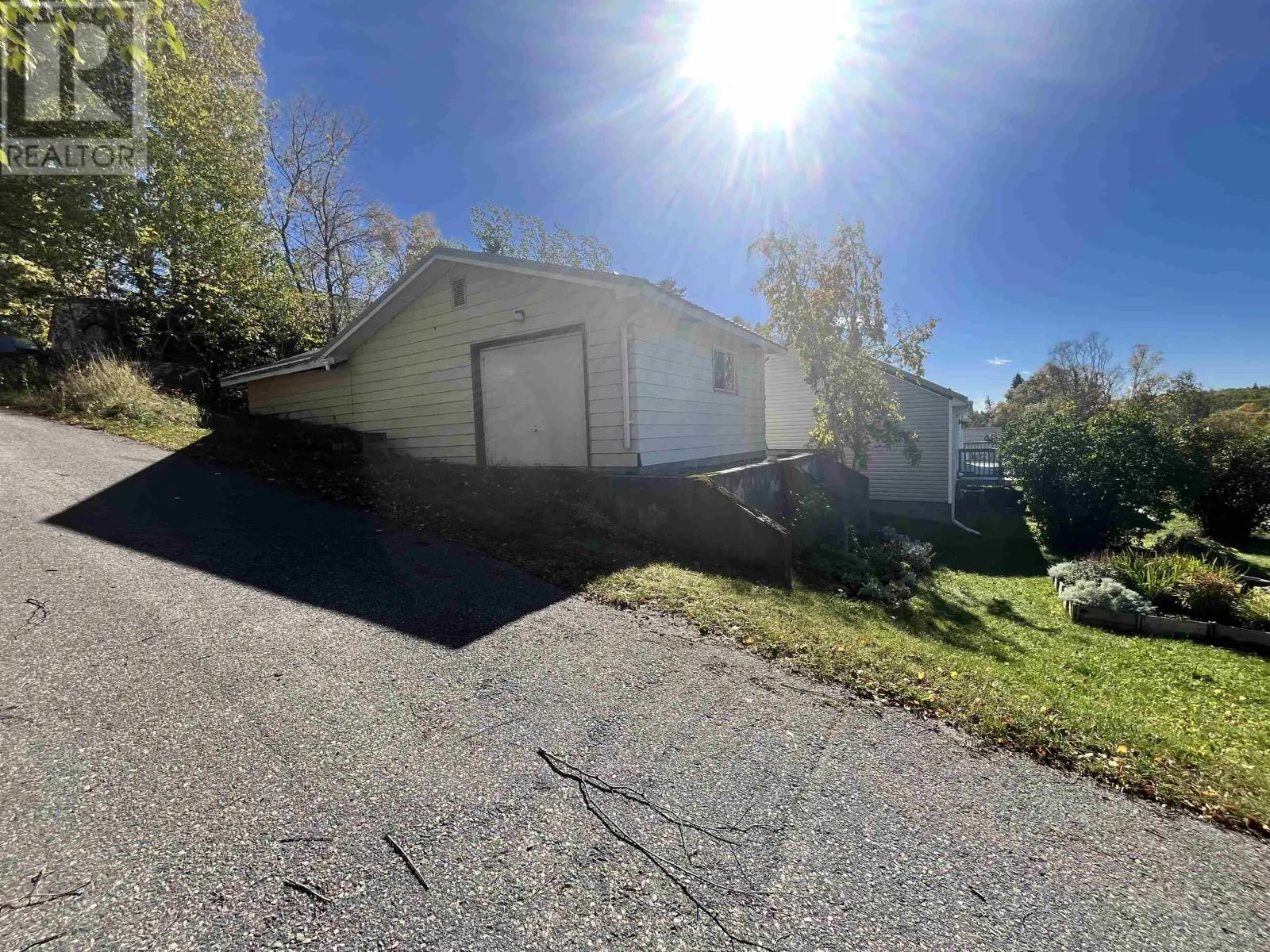 16 Lakeview Avenue