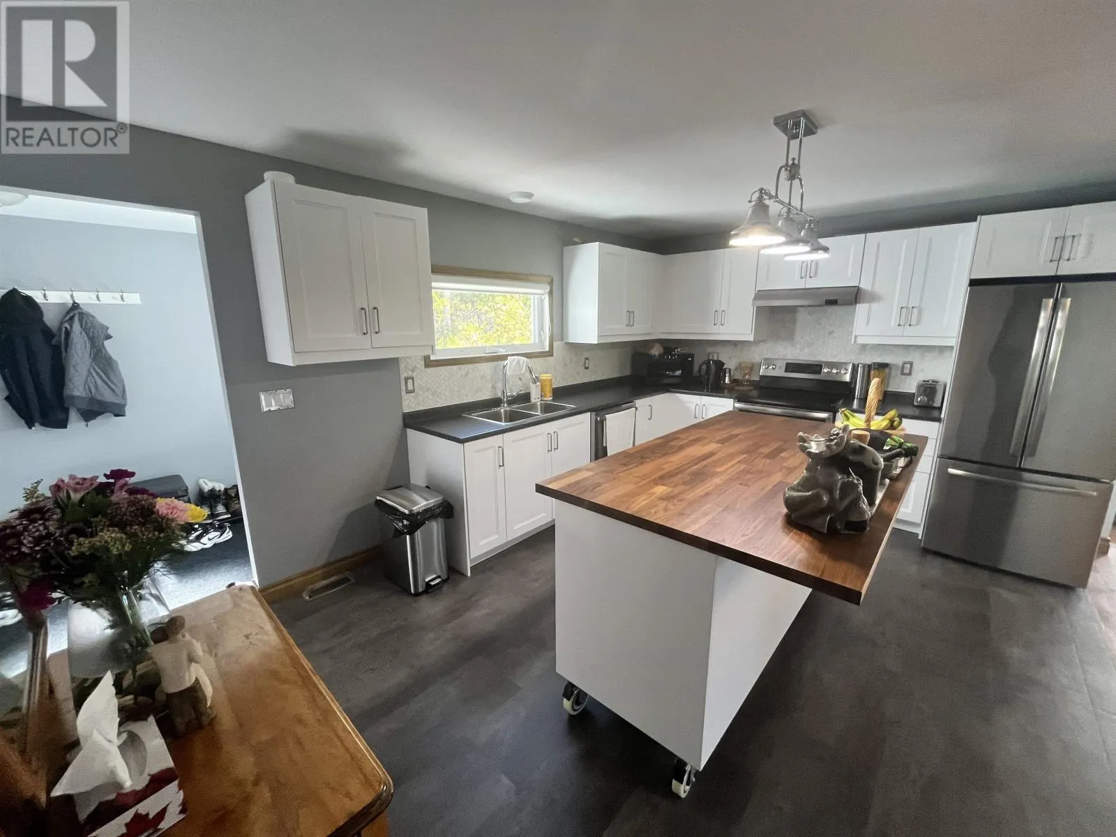 16 Lakeview Avenue
