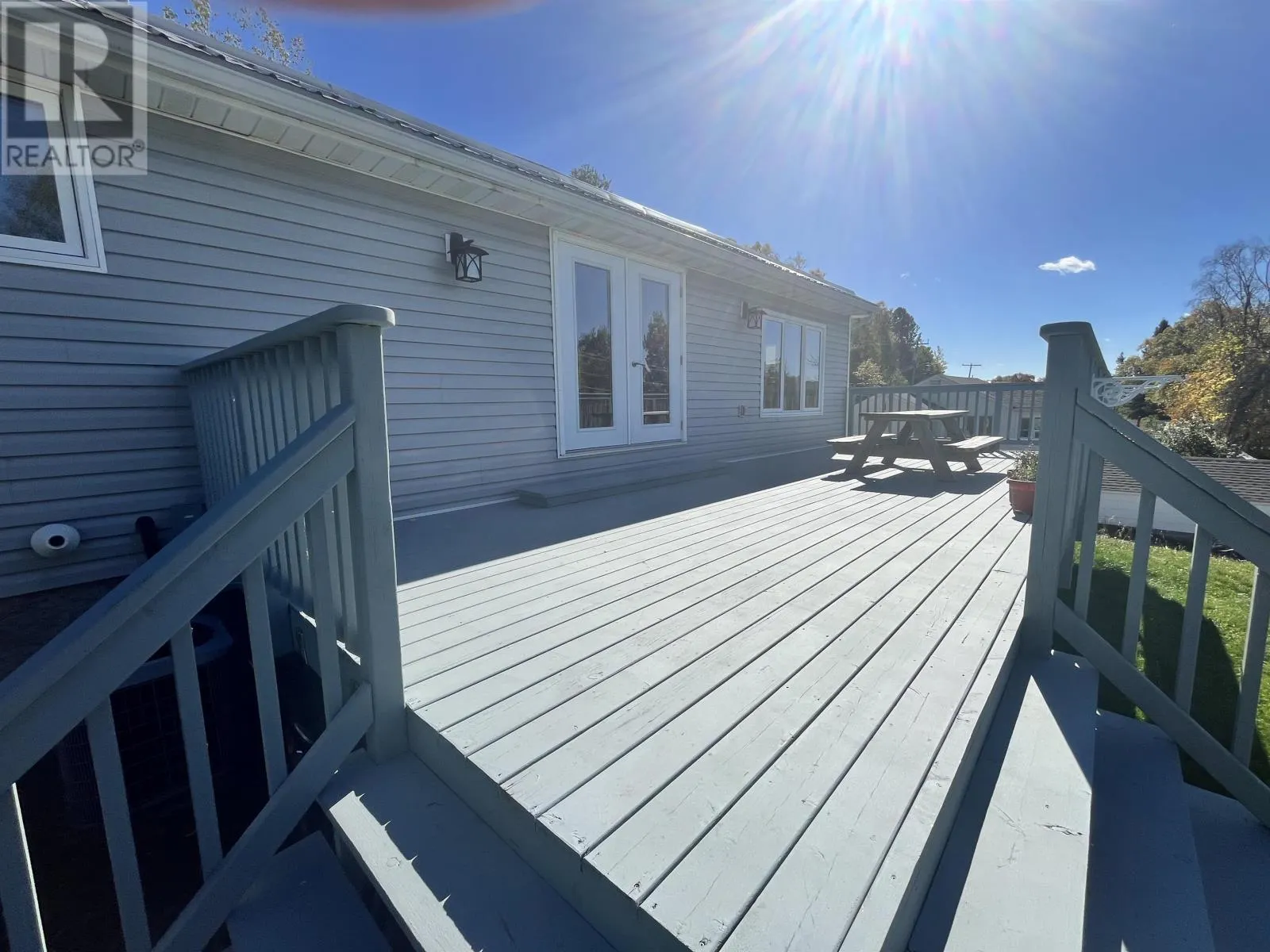 16 Lakeview Avenue